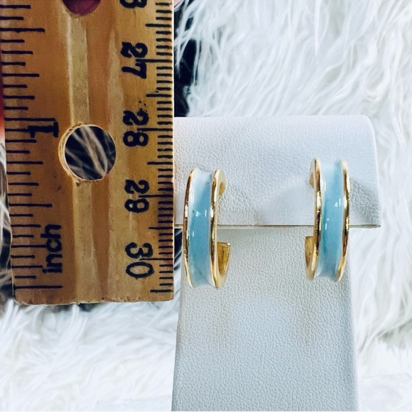 Pretty brush, goldtone, light blue enamel open hoop costume pierced earrings - Picture 8 of 9